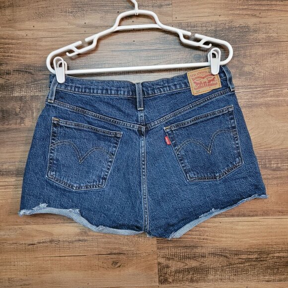 Levi's Denim Shorts Size 32 Button Fly 501 Raw Hem High Rise Medium Dark Stretch - Picture 2 of 12